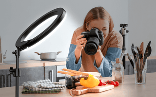 Exploring Female Creativity: the Power of Mobile Photography and Accessories